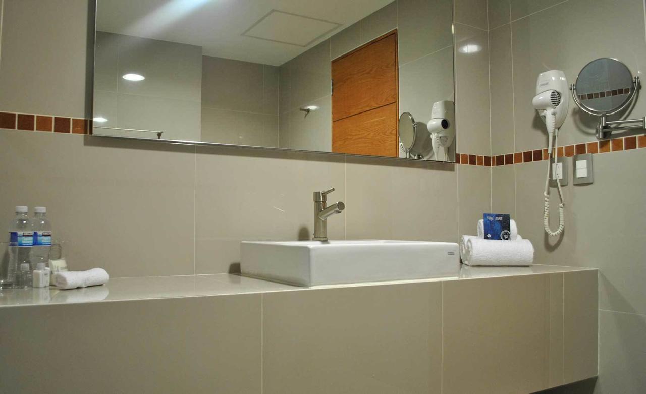 Hotel Y Tu Expo Guadalajara Ngoại thất bức ảnh