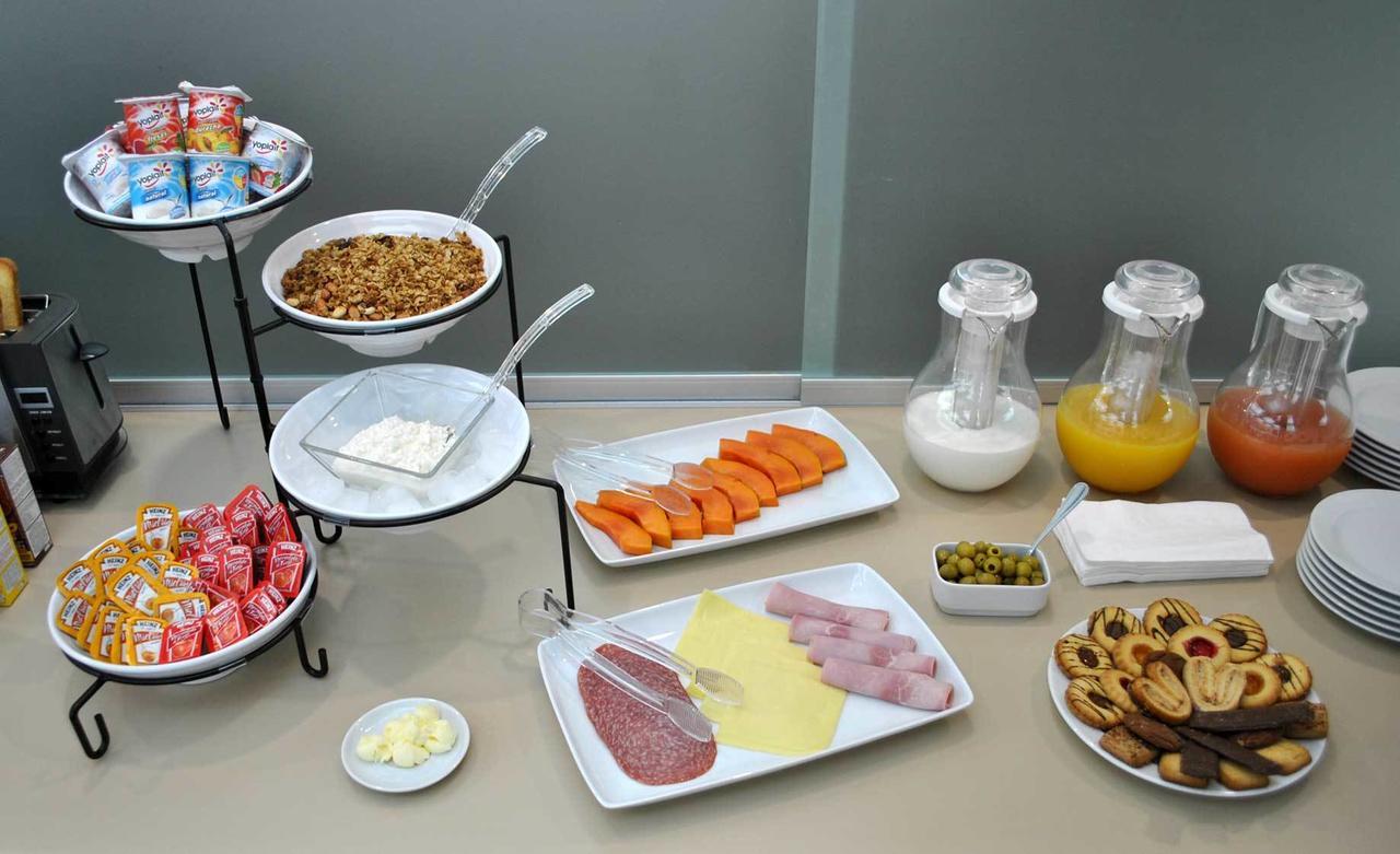 Hotel Y Tu Expo Guadalajara Ngoại thất bức ảnh