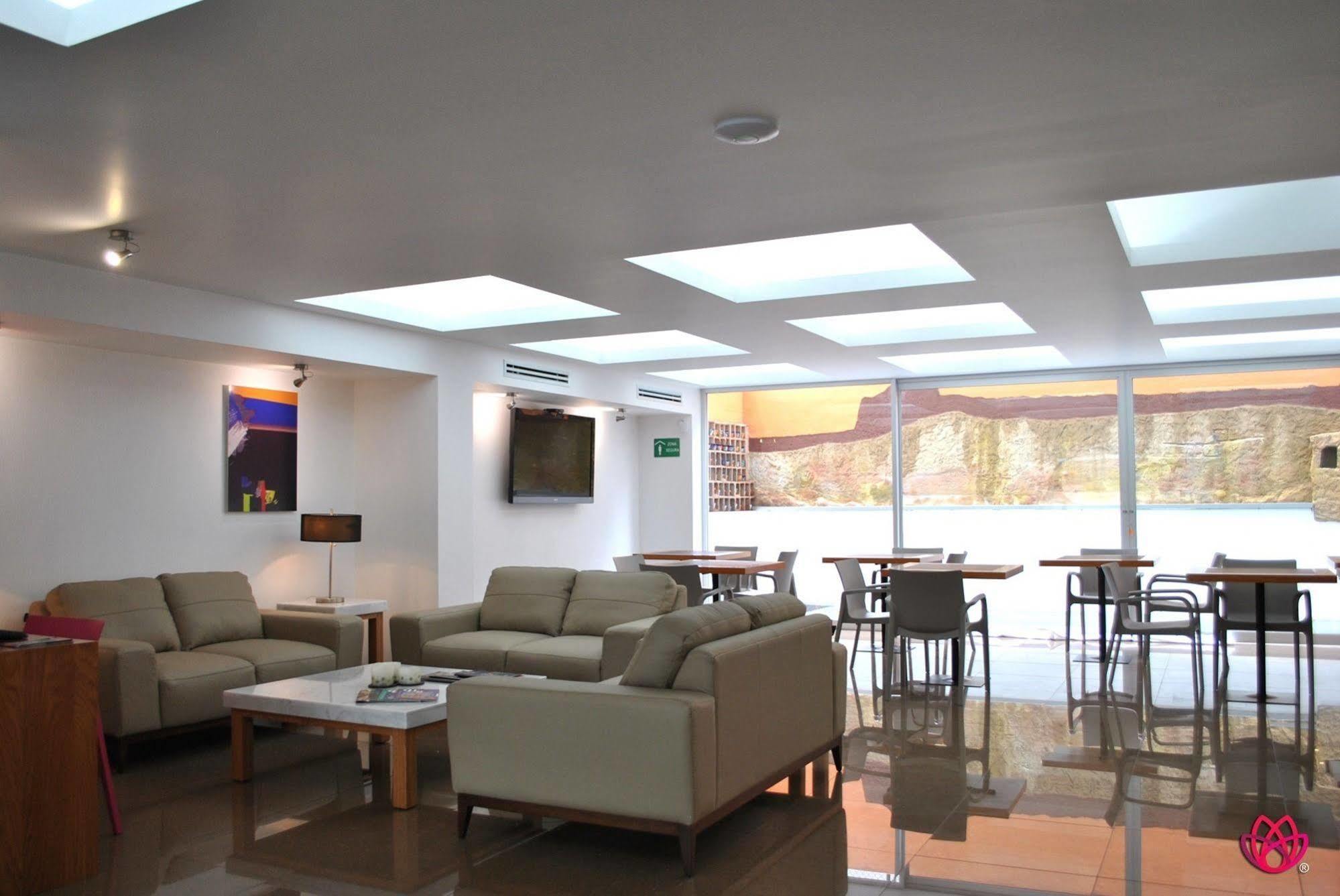 Hotel Y Tu Expo Guadalajara Ngoại thất bức ảnh