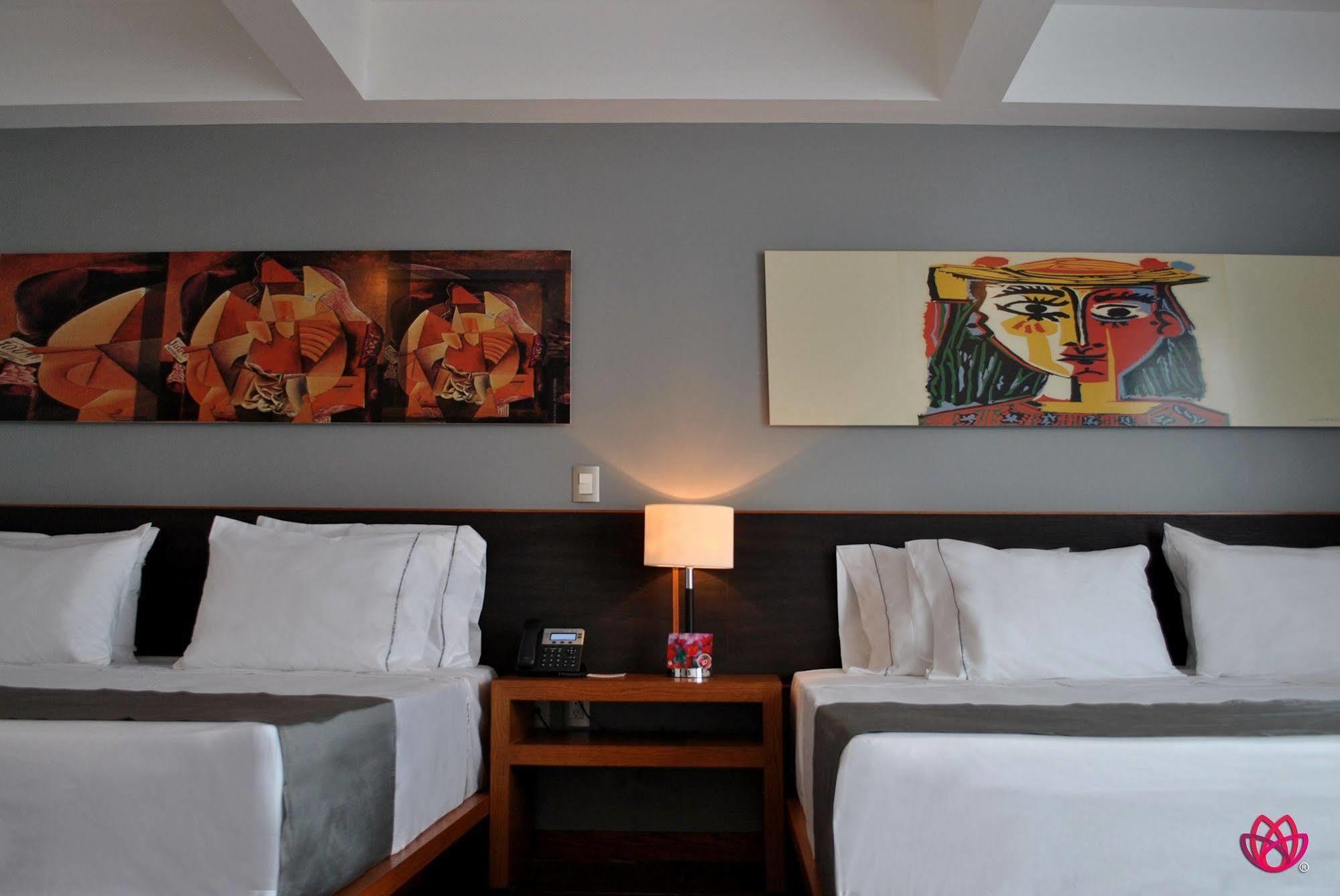 Hotel Y Tu Expo Guadalajara Ngoại thất bức ảnh
