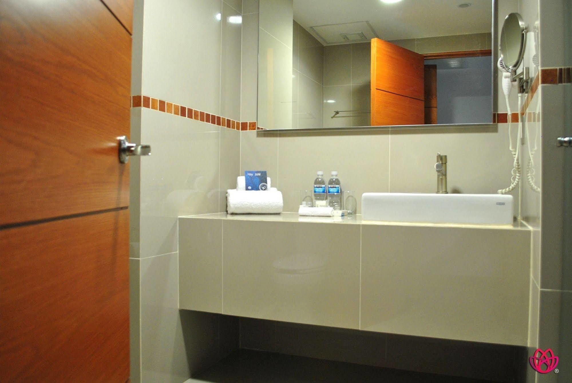 Hotel Y Tu Expo Guadalajara Ngoại thất bức ảnh