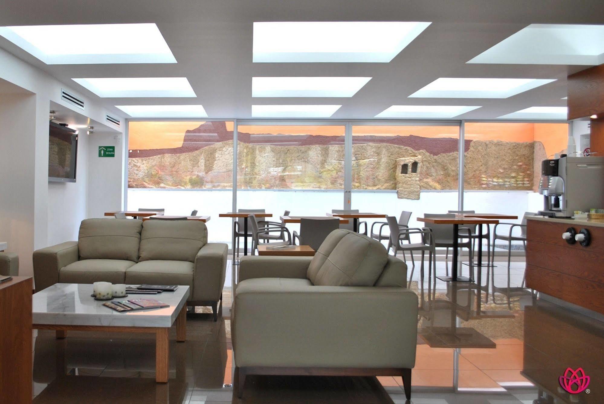 Hotel Y Tu Expo Guadalajara Ngoại thất bức ảnh